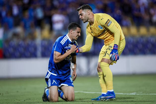 Football - UEFA Champion™s League - Second qualifying round - PFC Levski vs Universitatea Craiova - 22.07.2026 Akram Bouras and LaurenÈ›iu Popescu Copyright: xYulianxTodorovx