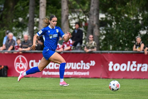 Fußball I Frauen I Saison 2026-2027 I Freundschaftsspiel I 1. FC Nürnberg - FC Carl Zeiss Jena I 22.07.2026 Rieke Tietz (17, FC Carl Zeiss Jena) Freisteller, Nahaufnahme, Porträt, Portrait, Einzelfoto, Einzelbild, Körper Nürnberg Sportpark Valznerweiher Platz 5 Bayern Deutschland *** Soccer I Women s I 2026–2027 Season I Friendly Match I 1. FC Nürnberg vs. FC Carl Zeiss Jena I July 22, 2026 Rieke Tietz 17, FC Carl Zeiss Jena, cutout, close-up, portrait, single photo, single image, body, Nuremberg, Valznerweiher Sports Park, Field 5, Bavaria, Germany Copyright: xLobeca InesxHähnelx