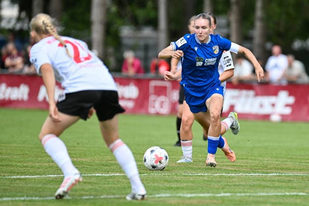 Fußball I Frauen I Saison 2026-2027 I Freundschaftsspiel I 1. FC Nürnberg - FC Carl Zeiss Jena I 22.07.2026 Emily Reske (10, FC Carl Zeiss Jena) ( r.) Nürnberg Sportpark Valznerweiher Platz 5 Bayern Deutschland *** Soccer I Women s I 2026–2027 Season I Friendly Match I 1. FC Nürnberg vs. FC Carl Zeiss Jena I July 22, 2026 Emily Reske 10, FC Carl Zeiss Jena vs. Nürnberg, Sportpark Valznerweiher, Field 5, Bavaria, Germany Copyright: xLobeca InesxHähnelx