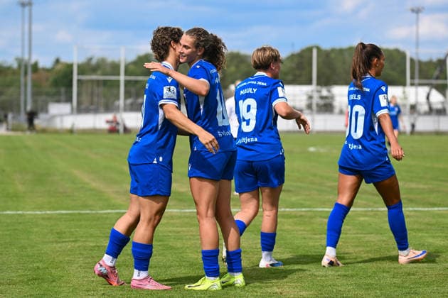 Fußball I Frauen I Saison 2026-2027 I Freundschaftsspiel I 1. FC Nürnberg - FC Carl Zeiss Jena I 22.07.2026 Torjubel Sarah Preuß (11, FC Carl Zeiss Jena), Torschützin Annika Wohner (18, FC Carl Zeiss Jena), Lea Mauly (19, FC Carl Zeiss Jena) und Gina Ebels (30, FC Carl Zeiss Jena) Nürnberg Sportpark Valznerweiher Platz 5 Bayern Deutschland *** Soccer I Women I 2026–2027 Season I Friendly Match I 1. FC Nürnberg vs. FC Carl Zeiss Jena I July 22, 2026 Goal celebration: Sarah Preuß (11), FC Carl Zeiss Jena; Goal scorer: Annika Wohner (18), FC Carl Zeiss Jena, Lea Mauly 19, FC Carl Zeiss Jena, and Gina Ebels 30, FC Carl Zeiss Jena; Nuremberg, Valznerweiher Sports Park, Field 5, Bavaria, Germany Copyright: xLobeca InesxHähnelx