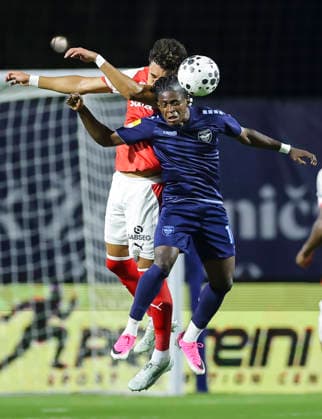 Zeleznicar v Braga- UEFA Conference League Season 2026 2027 Simao Ambrosio Pedro (R) jump for the ball against Victor Carvalho of Braga during the UEFA Conference League Season 2026 2027 Second qualifying round 1st leg match between FK Zeleznicar Pancevo and FC Braga at stadium SC Mladost on July 22, 2026 in Pancevo, Serbia. Pancevo Serbia Copyright: xSrdjanxStevanovicx x