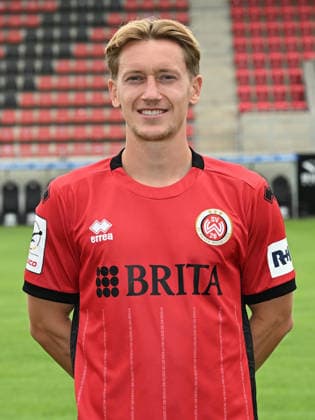 22.07.2026, xjhx, Fussball 3.Liga, SV Wehen Wiesbaden Porträttermin 2026 2027, Fototermin Saison 2026 27 v.l. Fabian Greilinger (SV Wehen Wiesbaden) Wiesbaden *** July 22, 2026, xjhx, Soccer 3rd Division, SV Wehen Wiesbaden Photo Shoot 2026–2027, Photo Session for the 2026–2027 Season, from left: Fabian Greilinger, SV Wehen Wiesbaden, Wiesbaden
