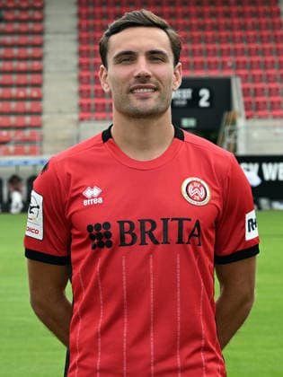 22.07.2026, xjhx, Fussball 3.Liga, SV Wehen Wiesbaden Porträttermin 2026 2027, Fototermin Saison 2026 27 v.l. David Suarez (SV Wehen Wiesbaden) Wiesbaden *** July 22, 2026, xjhx, Soccer 3rd Division, SV Wehen Wiesbaden Photo Shoot 2026–2027, Photo Session for the 2026–2027 Season, from left: David Suarez, SV Wehen Wiesbaden, Wiesbaden