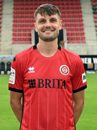 22.07.2026, xjhx, Fussball 3.Liga, SV Wehen Wiesbaden Porträttermin 2026 2027, Fototermin Saison 2026 27 v.l. Gino Fechner (SV Wehen Wiesbaden) Wiesbaden *** July 22, 2026, xjhx, Soccer 3rd Division, SV Wehen Wiesbaden Photo Shoot 2026–2027, Photo Session for the 2026–2027 Season, from left: Gino Fechner, SV Wehen Wiesbaden, Wiesbaden