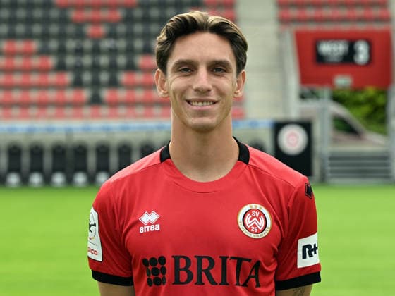22.07.2026, xjhx, Fussball 3.Liga, SV Wehen Wiesbaden Porträttermin 2026 2027, Fototermin Saison 2026 27 v.l. Max Brandt (SV Wehen Wiesbaden) Wiesbaden *** July 22, 2026, xjhx, Soccer 3rd Division, SV Wehen Wiesbaden Photo Shoot 2026–2027, Photo Session for the 2026–2027 Season, from left: Max Brandt, SV Wehen Wiesbaden, Wiesbaden