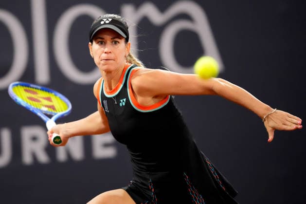 MSC Hamburg Ladies Open - Day 3 Fourth seed Anna Bondar of Hungary is in action during her round of 16 match against Noma Noha Akugue of Germany at the 2026 MSC Hamburg Ladies Open women s tennis tournament at Am Rothenbaum in Hamburg, Germany. Hamburg Germany  Copyright: xOwenxHammondx originalFilename:hammond-2026msch260722_np5Bx.jpg