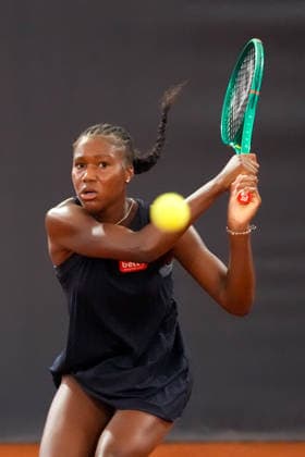MSC Hamburg Ladies Open - Day 3 Noma Noha Akugue of Germany plays against fourth seed Anna Bondar of Hungary during their round of 16 match at the 2026 MSC Hamburg Ladies Open Women s tennis tournament at Am Rothenbaum in Hamburg, Germany. Hamburg Germany  Copyright: xOwenxHammondx originalFilename:hammond-2026msch260722_npZZE.jpg