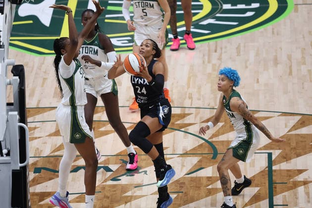 July 22, 2026, Seattle, Washington, USA: Minnesota Lynx forward NAPHEESA COLLIER (24) attempts a field goal in the first quarter of the WNBA, Basketball Damen, USA match between the Seattle Storm and Minnesota Lynx at Climate Pledge Arena in Seattle. WNBA 2026: Minnesota 86:76 Seattle  - ZUMAd218 20260722_zsp_d218_002 Copyright: xRichardxDizonx