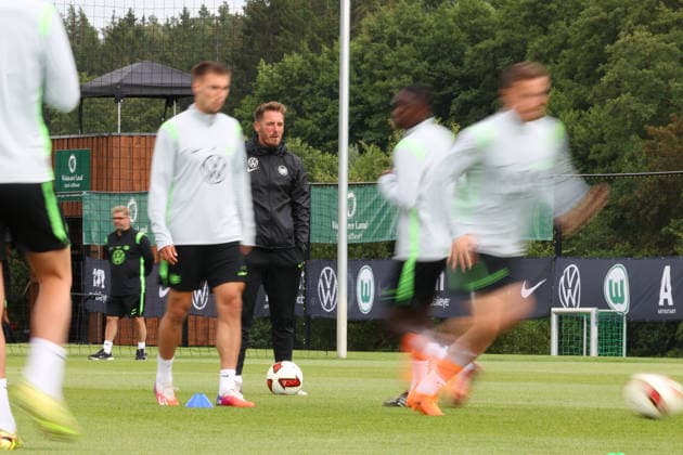VfL Trainingslager, Weimarer Land Blankenhain, 22.07.2026, Fußball, Herren, Saison 2026 2027, 2. BL, VfL Wolfsburg, Sommer-Trainingslager: Tag 4. Cheftrainer Tobias Strobl (VfL Wolfsburg) Weimarer Land, Thüringen Deutschland *** VfL Training Camp, Weimarer Land Blankenhain, July 22, 2026, Soccer, Men s, 2026–2027 Season, 2. Bundesliga, VfL Wolfsburg, Summer Training Camp Day 4, Head Coach Tobias Strobl, VfL Wolfsburg, Weimarer Land, Thuringia, Germany