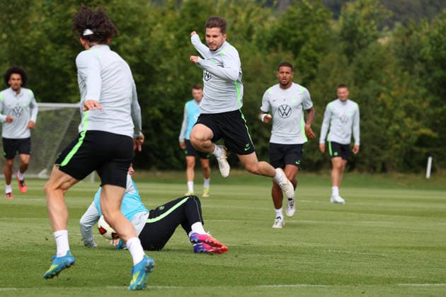 VfL Trainingslager, Weimarer Land Blankenhain, 22.07.2026, Fußball, Herren, Saison 2026 2027, 2. BL, VfL Wolfsburg, Sommer-Trainingslager: Tag 4., Elvis Rexhbecaj (VfL Wolfsburg) Weimarer Land, Thüringen Deutschland *** VfL Training Camp, Weimarer Land Blankenhain, July 22, 2026, Soccer, Men s, 2026–2027 Season, 2. Bundesliga, VfL Wolfsburg, Summer Training Camp Day 4, Elvis Rexhbecaj, VfL Wolfsburg, Weimarer Land, Thuringia, Germany
