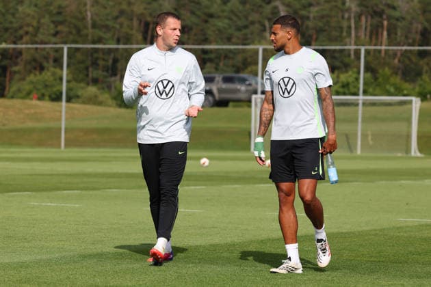 VfL Trainingslager, Weimarer Land Blankenhain, 22.07.2026, Fußball, Herren, Saison 2026 2027, 2. BL, VfL Wolfsburg, Sommer-Trainingslager: Tag 4. Denis Vavro (VfL Wolfsburg), Vinicius Vini Souza (VfL Wolfsburg) Weimarer Land, Thüringen Deutschland *** VfL Training Camp, Weimarer Land Blankenhain, July 22, 2026, Soccer, Men s, 2026–2027 Season, 2. Bundesliga, VfL Wolfsburg, Summer Training Camp Day 4: Denis Vavro (VfL Wolfsburg), Vinicius Vini Souza (VfL Wolfsburg), Weimarer Land, Thuringia, Germany