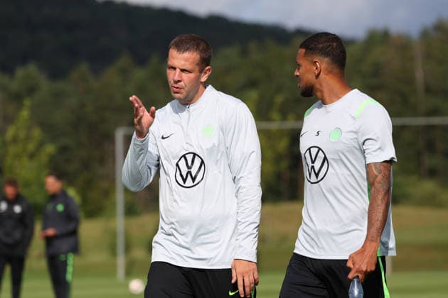 VfL Trainingslager, Weimarer Land Blankenhain, 22.07.2026, Fußball, Herren, Saison 2026 2027, 2. BL, VfL Wolfsburg, Sommer-Trainingslager: Tag 4. Denis Vavro (VfL Wolfsburg), Vinicius Vini Souza (VfL Wolfsburg) Weimarer Land, Thüringen Deutschland *** VfL Training Camp, Weimarer Land Blankenhain, July 22, 2026, Soccer, Men s, 2026–2027 Season, 2. Bundesliga, VfL Wolfsburg, Summer Training Camp Day 4: Denis Vavro (VfL Wolfsburg), Vinicius Vini Souza (VfL Wolfsburg), Weimarer Land, Thuringia, Germany