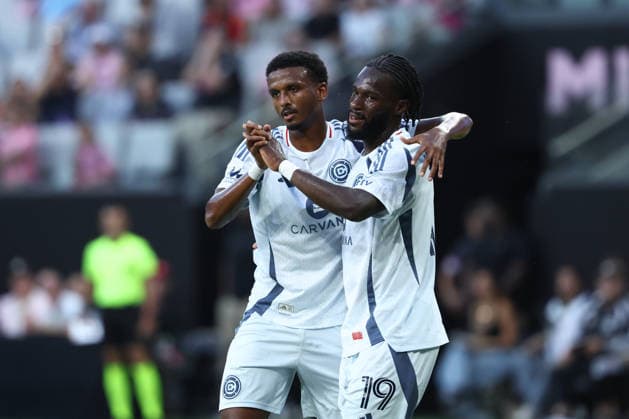MIAMI, FL - JULY 22: Chicago Fire FC players celebrate after a Miami own goal in the first half during the MLS, Fussball Herren, USA match between Inter Miami CF and Chicago Fire FC on Wednesday, July 22, 2026 at Nu Stadium in Miami, FL (Photo by Peter Joneleit Icon Sportswire) SOCCER: JUL 22 MLS Inter Miami CF vs Chicago Fire FC EDITORIAL USE ONLY Icon260722001