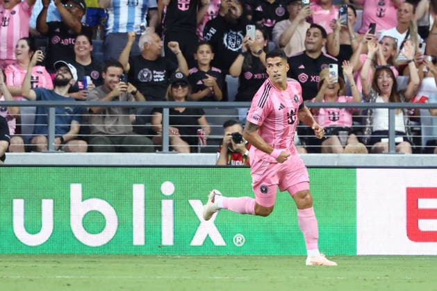 MIAMI, FL - JULY 22: Inter Miami CF offense Luis Suarez (9) runa in ceebration after his penalty kick goal in the first half during the MLS, Fussball Herren, USA match between Inter Miami CF and Chicago Fire FC on Wednesday, July 22, 2026 at Nu Stadium in Miami, FL (Photo by Peter Joneleit Icon Sportswire) SOCCER: JUL 22 MLS Inter Miami CF vs Chicago Fire FC EDITORIAL USE ONLY Icon260722005