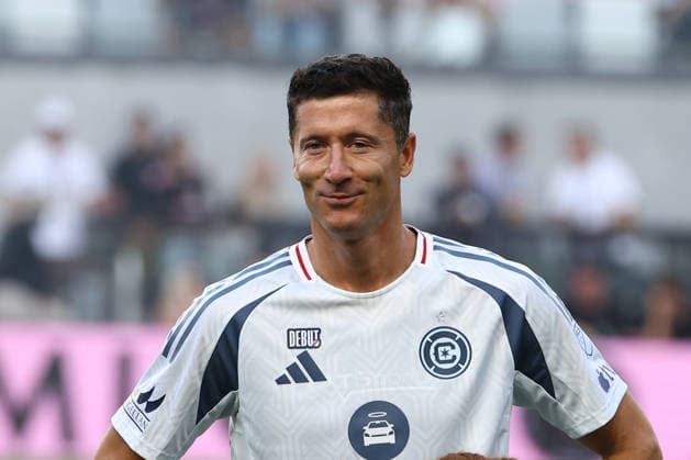 MIAMI, FL - JULY 22: Chicago Fire FC offense Robert Lewandowski (9) smiles before the MLS, Fussball Herren, USA match between Inter Miami CF and Chicago Fire FC on Wednesday, July 22, 2026 at Nu Stadium in Miami, FL (Photo by Peter Joneleit Icon Sportswire) SOCCER: JUL 22 MLS Inter Miami CF vs Chicago Fire FC EDITORIAL USE ONLY Icon260722012
