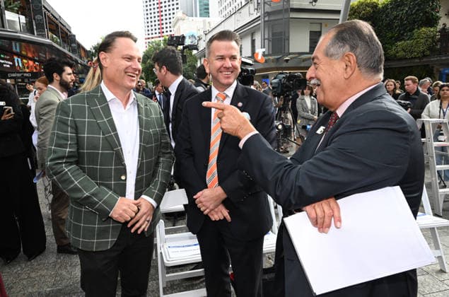 BRISBANE 2032 OLYMPICS, Brisbane Lord Mayor Adrian Schrinner (left), Queensland Deputy Premier, Jarrod Bleijie (centre) and Brisbane 2032 Organising Committee President, Andrew Liveris (right) are seen at the unveiling of the count-down clock marking 6 years until the Brisbane 2032 Olympics, in the Queen Street Mall in Brisbane, Thursday, July 23, 2026. ( NO ARCHIVING BRISBANE QUEENSLAND AUSTRALIA  Copyright: xDARRENxENGLANDx 20260723113911879440