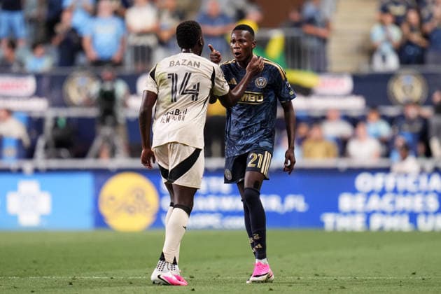 July 22, 2026: Philadelphia Union Midfielder Danley Jean Jacques (21) and Red Bull New York Defender Julian Bazan (14) argue during the second half of an MLS, Fussball Herren, USA match at Subaru Park in Chester, Pennsylvania. CSM MLS 2026: Union Vs Red Bull JUL 22  - ZUMAc04_ 20260722_zma_c04_062 Copyright: xKylexRoddenx