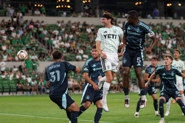 AUSTIN, TX - JULY 22: Ilie Sanchez 6 of the Austin FC watches his header go towards the net for a goal during the MLS, Fussball Herren, USA match between Austin FC and Seattle Sounders FC on July 22, 2026, at Q2 Stadium in Austin, TX. (Photo by David Buono Icon Sportswire) SOCCER: JUL 22 MLS Austin FC vs Seattle Sounders FC EDITORIAL USE ONLY Icon260722006