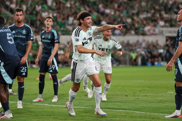 AUSTIN, TX - JULY 22: Ilie Sanchez 6 of the Austin FC points to a teammate after scoring on a corner kick during the MLS, Fussball Herren, USA match between Austin FC and Seattle Sounders FC on July 22, 2026, at Q2 Stadium in Austin, TX. (Photo by David Buono Icon Sportswire) SOCCER: JUL 22 MLS Austin FC vs Seattle Sounders FC EDITORIAL USE ONLY Icon260722007