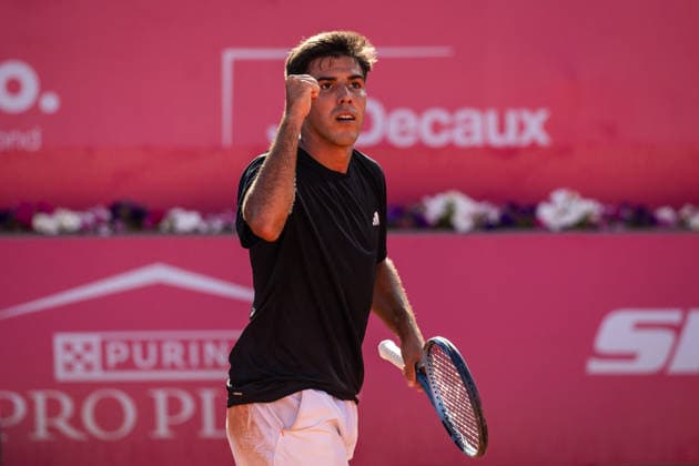 Millennium Estoril Open 2026 at Clube de Tenis do Estoril in Cascais, Portugal - 22 JULY 2026. Tiago Torres of Portugal seen in action during the tennis match between Tiago Torres of Portugal and Alejandro Tabilo of Chile ( not in view) during the Millennium Estoril Open 2026 at Clube de Tenis do Estoril. Alexander Blocky won 3-6, 6-4, 7-6 Cascais Portugal Copyright: xHenriquexCasinhasx xSOPAxImagesx HCASINHAS_22072026_ESTORILOPEN_ATP250_033