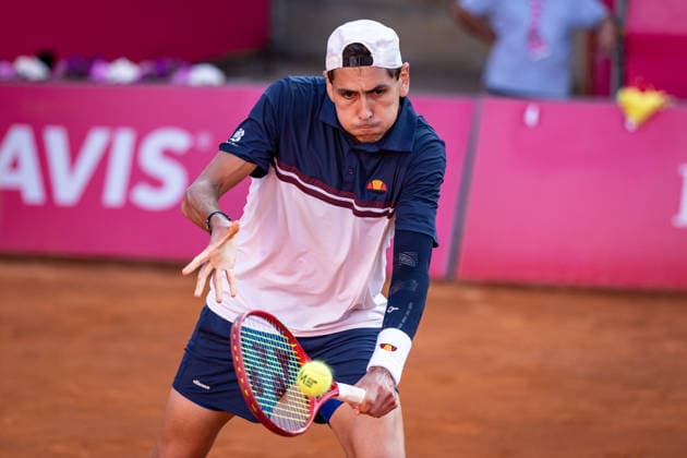 Millennium Estoril Open 2026 at Clube de Tenis do Estoril in Cascais, Portugal - 22 JULY 2026. Alejandro Tabilo of Chile seen in action during the tennis match between Alejandro Tabilo of Chile and Tiago Torres of Portugal during the Millennium Estoril Open 2026 at Clube de Tenis do Estoril. Alexander Blocky won 3-6, 6-4, 7-6 Cascais Portugal Copyright: xHenriquexCasinhasx xSOPAxImagesx HCASINHAS_22072026_ESTORILOPEN_ATP250_037