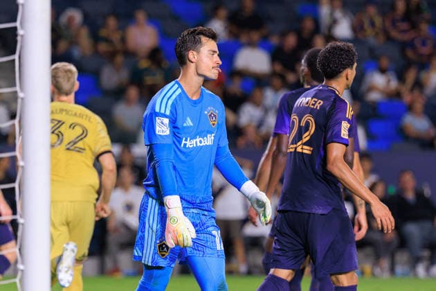 July 22, 2026, Carson, California, USA: Goalkeeper, JT Marcinkowski 12 of the LA Galaxy reacts after unable to block a goal by Lukas MacNaughton 5 of the St. Louis City SC during a regular season MLS, Fussball Herren, USA match on Wednesday July 22, 2026 at Dignity Health Sports Park Stadium in Carson, California. JAVIER ROJAS PI LA Galaxy Vs. St. Louis City FC  - ZUMAp124 20260722_zaa_p124_014 Copyright: xJavierxRojasx