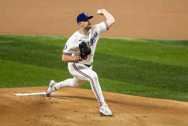 July 22, 2026, Arlington, Texas, USA: Texas Rangers pitcher TYLER ALEXANDER (13) throws a pitch against the Chicago White Sox at Globe Life Field. White Sox win 4-2. MLB, Baseball Herren, USA 2026: White Sox 4:2 Rangers  - ZUMAf180 20260722_zsp_f180_009 Copyright: xMarkxFannx