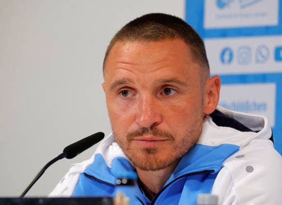 PK _CFC_Saisonauftakt 23.07.2026, Chemnitz, eins- Stadion - An der Gellertstraße, CFC, Regionaliga Nordost, Pressekonferenz zum Saisonauftakt. Cheftrainer Benjamin Duda, Sportdirektor Chris Löwe und Mannschaftskapitän Andreas Geipl geben Auskunft über die sportliche Saisonvorbereitung und die Zielsetzung der Regionalliga- Saison 2026 2027. Mannschaftskapitän Andreas Geipl Chemnitz Sachsen BRD *** CFC Press Conference: Season Kickoff, July 23, 2026, Chemnitz, eins Stadium on Gellertstraße, CFC, Northeast Regional League, Press Conference for the Season Kickoff: Head Coach Benjamin Duda, Sports Director Chris Löwe, and Team Captain Andreas Geipl provide information about the team’s preseason preparations and the goals for the 2026–2027 Regional League season. Team Captain Andreas Geipl, Chemnitz, Saxony, Germany