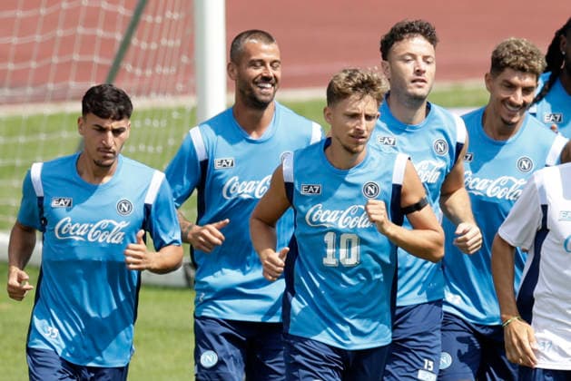 SSC Napoli preseason 2026-27 SSC Napoli™s Danish midfielder Jesper Lindstrom, SSC Napoli Italian midfielder Gennaro Iaccarino, Napoli s Italian forward Matteo Politano, Napoli s Kosovar defender Amir Rrahmani, Napoli s Italian defender Pasquale Mazzocchi, Napoli s Italian defender Leonardo Spinazzola Napoli s Italian defender Giovanni Di Lorenzo and Napoli s Cameroonian midfielder Andre Frank Zambo Anguissa during seventh daySSC Napoli s 2026-27 preseason training camp in val di sole in Trentino, Dimaro Folgarida July, 23 2026. _BPH2367 Copyright: xAntonioxBalascox