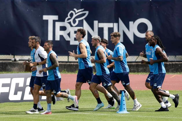 SSC Napoli preseason 2026-27 Player SSC Napoli during seventh daySSC Napoli s 2026-27 preseason training camp in val di sole in Trentino, Dimaro Folgarida July, 23 2026. _BPH2339 Copyright: xAntonioxBalascox
