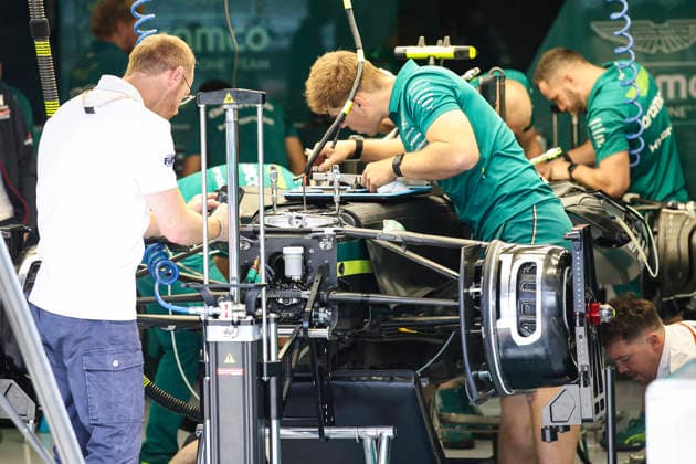 F1 - HUNGARIAN GRAND PRIX 2026 Aston Martin F1 Team Honda AMR26, mechanical detail mechanic, mecanicien, mechanics during the Formula 1 Hungarian Grand Prix 2026, 11th round of the 2026 Formula One World Championship, WM, Weltmeisterschaft from July 24 to 26, 2026 on the Hungaroring, in Mogyorod near Budapest, Hungary - MogyorodHungary  Copyright: xXavixBonillax