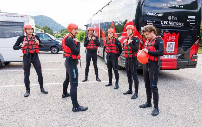 23.07.2026 - Fussball - 2. Fussball-Bundesliga - Saison 2026 2027 - 1. FC Nürnberg FCN Club - Trainingslager Sommer Sommertrainingslager Gais - Bruneck - Südtirol - Zink DaMa - xdaxmax -Teamevent - Rafting - Miroslav Miro Klose ( Trainer 1. FC Nürnberg FCN ) und Trainerteam vor Beginn der Tour *** July 23, 2026 Soccer 2 Soccer Bundesliga 2026–2027 Season 1 FC Nuremberg (FCN) Club Summer Training Camp Summer Training Camp in Gais, Brunico, South Tyrol Zink DaMa xdaxmax Team Event: Rafting Miroslav Miro Klose, coach of 1. FC Nürnberg (FCN), and the coaching staff before the start of the tour