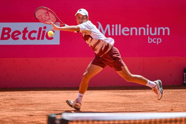 July 23, 2026, Lisbon, Lisbon, Portugal: GONZALO BUENO in action during the Round of 16 at the Millennium Estoril Open ATP, Tennis Herren tennis tournament at Clube de Tenis do Estoril. Lisbon Portugal - ZUMAr238 20260723_zip_r238_028 Copyright: xRicardoxRochax