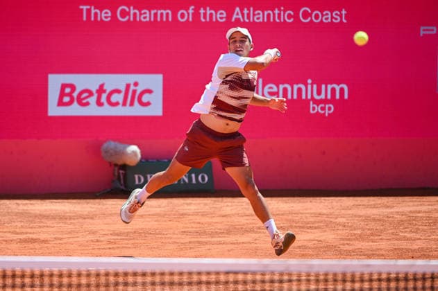 July 23, 2026, Lisbon, Lisbon, Portugal: GONZALO BUENO in action during the Round of 16 at the Millennium Estoril Open ATP, Tennis Herren tennis tournament at Clube de Tenis do Estoril. Lisbon Portugal - ZUMAr238 20260723_zip_r238_030 Copyright: xRicardoxRochax