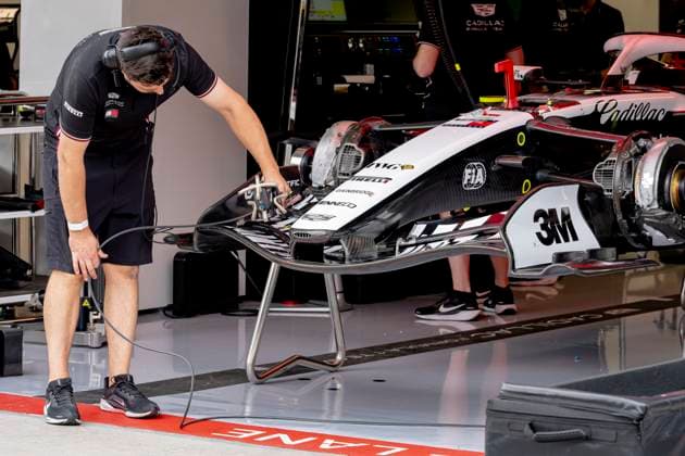 BUDAPEST - Mechanics at work on the car of Formula 1 driver Sergio Perez or Cadillac Formula 1 Team during Formula 1 Hungary at the Hungaroring circuit on July 23, 2026 in Budapest, Hungary. (Photo by DeFodi Images) - *** BUDAPEST Mechanics working on the car of Formula 1 driver Sergio Perez of the Cadillac Formula 1 Team during the Formula 1 Hungarian Grand Prix at the Hungaroring circuit on July 23, 2026, in Budapest, Hungary. Photo by DeFodi Images