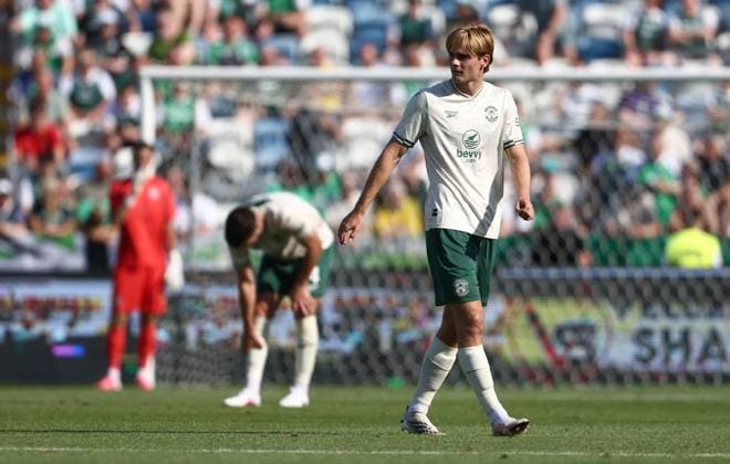 Hibernian players look dejected after conceding the opening goal Malisheva v Hibernian, UEFA Conference League, 2nd Qualifying Round, 1st Leg, Football, Liman Gegaj Stadium, Malisheva, Kosovo - 23 Jul 2026Malisheva Liman Gegaj Stadium Kosovo United Kingdom  Copyright: xNikolaxKrstic Shutterstockx 16999261am