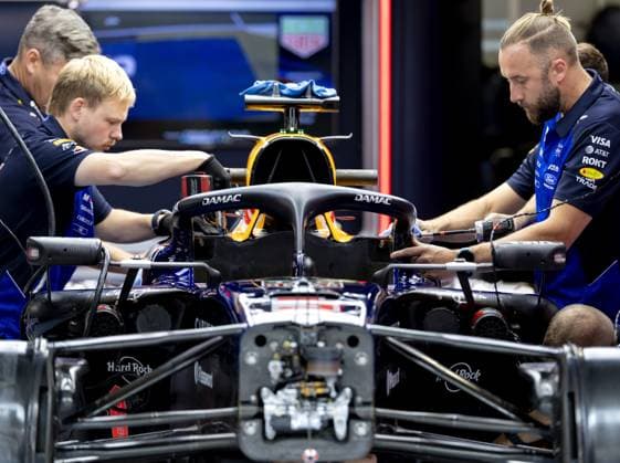 BUDAPEST - Mechanics are working on Max Verstappen s (Red Bull Racing) car at the Hungaroring ahead of the Hungarian Grand Prix. SANDER KONING ANP xVIxANPxSportx xxANPxIVx 564130605 originalFilename: 564130605.jpg