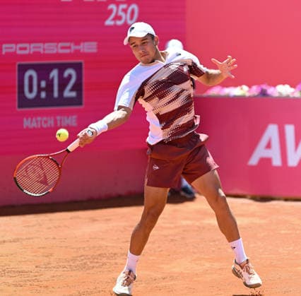 ATP, Tennis Herren 250 Estoril Open Tennis Tournament - Round of Best 16: Jaime Faria v Gonzalo Bueno ESTORIL, LISBOA, PORTUGAL - JULY 23, 2026: Jaime Faria (Portugal) during the match against Gonzalo Bueno (Chile) at the round of Best 16 at the ATP 250 Estoril Open played in Estoril Tenis Club. Estoril Estoril Tenis Club Lisbon Portugal *** ATP 250 Estoril Open Tennis Tournament Round of 16: Jaime Faria vs. Gonzalo Bueno ESTORIL, LISBON, PORTUGAL JULY 23, 2026 Jaime Faria of Portugal during his match against Gonzalo Bueno of Chile in the Round of 16 at the ATP 250 Estoril Open, held at the Estoril Tennis Club in Estoril, Lisbon, Portugal