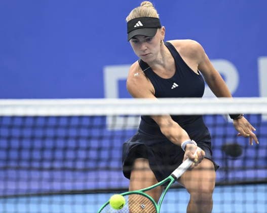 Maria Timofeeva of Uzbekistan playes against Sara Bejlek of Czech Republic during their match within the women s WTA, Tennis Damen 250 Livesport Prague Open 2026 tennis tournament in Prague, Czech Republic, on July 23, 2026. (CTKxPhoto MichalxKrumphanzl) CTKPhotoP2026072306363  CTKPhotoP2026072306363