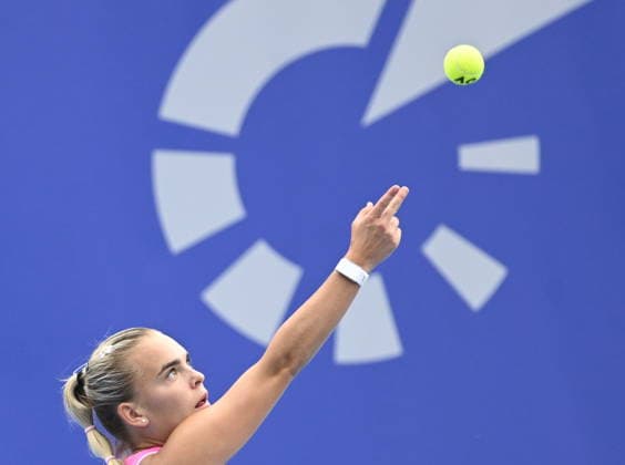 Sara Bejlek of Czech Republic playes against Maria Timofeeva of Uzbekistan during their match within the women s WTA, Tennis Damen 250 Livesport Prague Open 2026 tennis tournament in Prague, Czech Republic, on July 23, 2026. (CTKxPhoto MichalxKrumphanzl) CTKPhotoP2026072306533  CTKPhotoP2026072306533