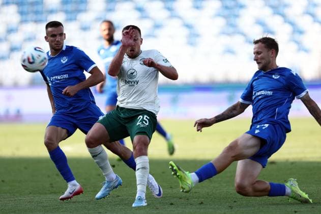 Felix Passlack of Hibernian Malisheva v Hibernian, UEFA Conference League, 2nd Qualifying Round, 1st Leg, Football, Liman Gegaj Stadium, Malisheva, Kosovo - 23 Jul 2026Malisheva Liman Gegaj Stadium Kosovo United Kingdom  Copyright: xNikolaxKrstic Shutterstockx 16999261bd