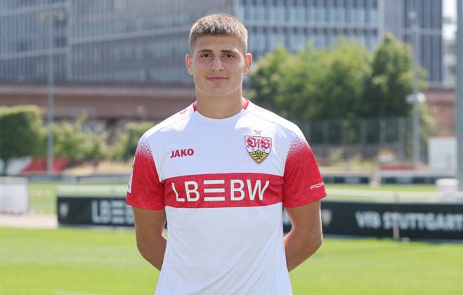 BAU Stuttgart , Enis Redzepi; VfB Stuttgart II ; 3.Liga; Porträttermin 2026 2027, *** BAU Stuttgart, Enis Redzepi, VfB Stuttgart II, 3. Liga, Photo Shoot 2026–2027,