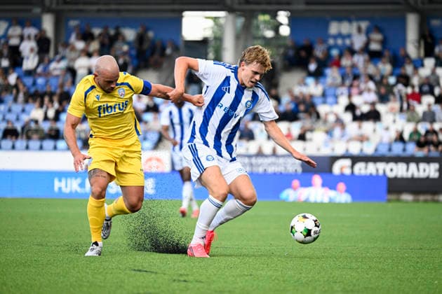 LKS 20260723 Mark Coyle of Coleraine (L) and Toivo Mero of HJK during UEFA Conference League match HJK - Coleraine in Helsinki, Finland on July 23, 2026. - MIKKO STIG Helsinki Finland h-LaIxH9c1g  Copyright: xMikkoxStigx h-LaIxH9c1g
