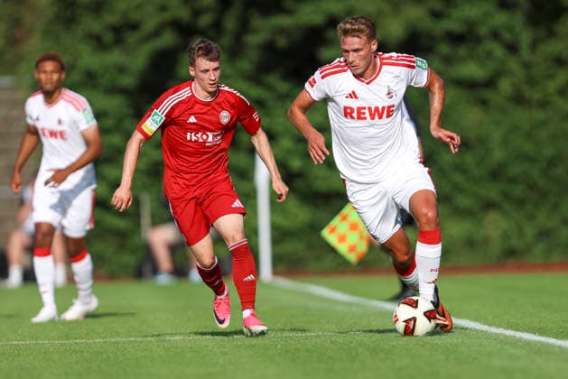 Sebastian Sebulonsen (1. FC Köln) in Aktion, am Ball, Einzelaktion waehrend des Testspiels zwischen 1. FC Köln und SV Bergisch Gladbach 09, Belkaw Arena am 23. July 2026 in Bergisch Gladbach, Deutschland. (Foto von Oliver Kaelke DeFodi Images) +++ Sebastian Sebulonsen (1. FC Köln) controls the ball during the friendly match between 1. FC Köln and SV Bergisch Gladbach 09 at Belkaw Arena on July 23, 2026 in Bergisch Gladbach, Germany. (Photo by Oliver Kaelke DeFodi Images) (Photo by Oliver Kaelke DeFodi Images) - *** Sebastian Sebulonsen of 1 FC Köln in action, on the ball, making a solo run during the friendly match between 1 FC Köln and SV Bergisch Gladbach 09 at Belkaw Arena on July 23, 2026, in Bergisch Gladbach, Germany Photo by Oliver Kaelke DeFodi Images Sebastian Sebulonsen of 1 FC Köln controls the ball during the friendly match between 1 FC Köln and SV Bergisch Gladbach 09 at Belkaw Arena on July 23, 2026 in Bergisch Gladbach, Germany Photo by Oliver Kaelke DeFodi Images Photo by Oliver Kaelke DeFodi Images
