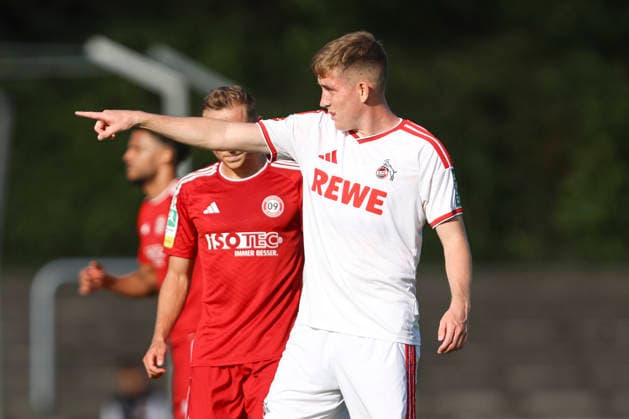 Isak Johannesson (1. FC Köln) gestikuliert, Gestik waehrend des Testspiels zwischen 1. FC Köln und SV Bergisch Gladbach 09, Belkaw Arena am 23. July 2026 in Bergisch Gladbach, Deutschland. (Foto von Oliver Kaelke DeFodi Images) +++ Isak Johannesson (1. FC Köln) gestures during the friendly match between 1. FC Köln and SV Bergisch Gladbach 09 at Belkaw Arena on July 23, 2026 in Bergisch Gladbach, Germany. (Photo by Oliver Kaelke DeFodi Images) (Photo by Oliver Kaelke DeFodi Images) - *** Isak Johannesson of 1 FC Köln gestures during the friendly match between 1 FC Köln and SV Bergisch Gladbach 09 at Belkaw Arena on July 23, 2026, in Bergisch Gladbach, Germany Photo by Oliver Kaelke DeFodi Images Isak Johannesson of 1 FC Köln gestures during the friendly match between 1 FC Köln and SV Bergisch Gladbach 09 at Belkaw Arena on July 23, 2026 in Bergisch Gladbach, Germany Photo by Oliver Kaelke DeFodi Images Photo by Oliver Kaelke DeFodi Images