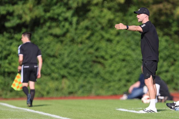 Trainer Rene Wagner (1. FC Köln) gestikuliert, Gestik waehrend des Testspiels zwischen 1. FC Köln und SV Bergisch Gladbach 09, Belkaw Arena am 23. July 2026 in Bergisch Gladbach, Deutschland. (Foto von Oliver Kaelke DeFodi Images) +++ Trainer Rene Wagner (1. FC Köln) gestures during the friendly match between 1. FC Köln and SV Bergisch Gladbach 09 at Belkaw Arena on July 23, 2026 in Bergisch Gladbach, Germany. (Photo by Oliver Kaelke DeFodi Images) (Photo by Oliver Kaelke DeFodi Images) - *** 1 FC Köln coach Rene Wagner gestures during the friendly match between 1 FC Köln and SV Bergisch Gladbach 09 at Belkaw Arena on July 23, 2026, in Bergisch Gladbach, Germany. Photo by Oliver Kaelke, DeFodi Images. Coach Rene Wagner of 1 FC Köln gestures during the friendly match between 1 FC Köln and SV Bergisch Gladbach 09 at Belkaw Arena on July 23, 2026 in Bergisch Gladbach, Germany Photo by Oliver Kaelke DeFodi Images Photo by Oliver Kaelke DeFodi Images