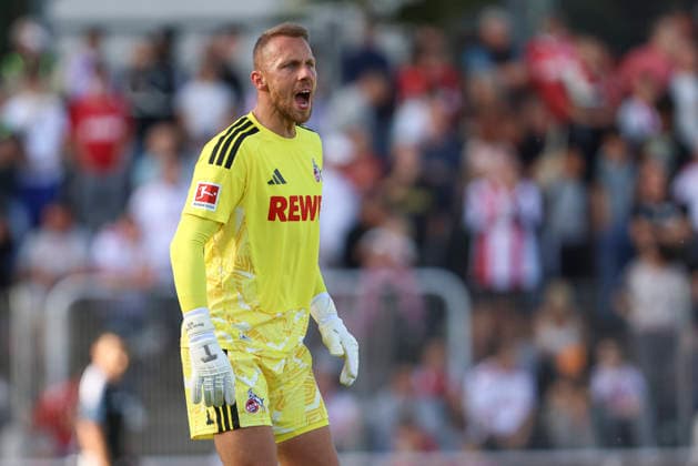 Torwart Marvin Schwäbe (1. FC Köln) gestikuliert, Gestik waehrend des Testspiels zwischen 1. FC Köln und SV Bergisch Gladbach 09, Belkaw Arena am 23. July 2026 in Bergisch Gladbach, Deutschland. (Foto von Oliver Kaelke DeFodi Images) +++ Torwart Marvin Schwäbe (1. FC Köln) gestures during the friendly match between 1. FC Köln and SV Bergisch Gladbach 09 at Belkaw Arena on July 23, 2026 in Bergisch Gladbach, Germany. (Photo by Oliver Kaelke DeFodi Images) (Photo by Oliver Kaelke DeFodi Images) - *** Goalkeeper Marvin Schwäbe of 1 FC Köln gestures during the friendly match between 1 FC Köln and SV Bergisch Gladbach 09 at Belkaw Arena on July 23, 2026, in Bergisch Gladbach, Germany. Photo by Oliver Kaelke, DeFodi Images. Goalkeeper Marvin Schwäbe of 1 FC Köln gestures during the friendly match between 1 FC Köln and SV Bergisch Gladbach 09 at Belkaw Arena on July 23, 2026 in Bergisch Gladbach, Germany Photo by Oliver Kaelke DeFodi Images Photo by Oliver Kaelke DeFodi Images