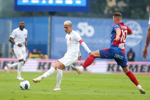 23.07.2025, Czestochowa Liga Konferencji UEFA sezon 2026 27 runda II kwalifikacji, Rakow Czestochowa - Valletta FC - UEFA Conference League football Match season 2026 27 round II qualification Rakow Czestochowa - Valletta FC Nz. Brandon Paiber Vladyslav Kochergin Fot. Michal Chwieduk Arena Akcji NEWSPIX.PL --- newspix.pl 