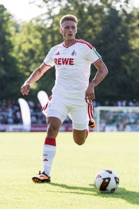 BERGISCH GLADBACH, GERMANY - JULY 23: Sebastian Sebulonsen (1. FC Koeln, 28) controls the ball during the second friendly game of season 2026 27 between SV Bergisch Gladbach vs. 1. FC Koeln at BELKAW ARENA on July 23, 2026 in Bergisch Gladbach, Germany. North Rhine Westphalia Germany Copyright: xSteffiexWunderlx