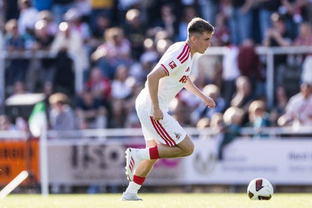 BERGISCH GLADBACH, GERMANY - JULY 23: Isak Johannesson (1. FC Koeln, 8) controls the ball during the second friendly game of season 2026 27 between SV Bergisch Gladbach vs. 1. FC Koeln at BELKAW ARENA on July 23, 2026 in Bergisch Gladbach, Germany. North Rhine Westphalia Germany Copyright: xSteffiexWunderlx